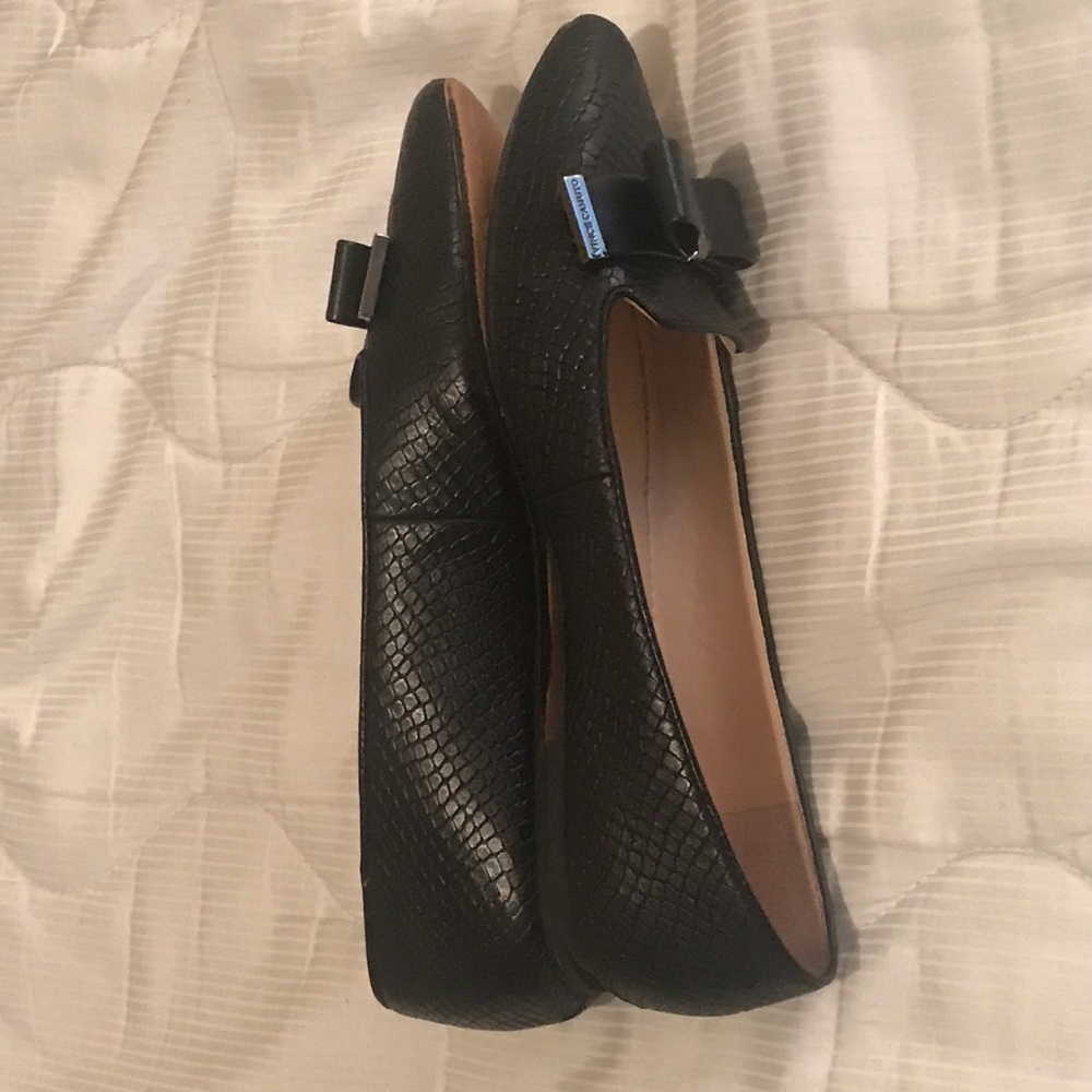 Black Vince Camuto flats - Picture 2 of 2